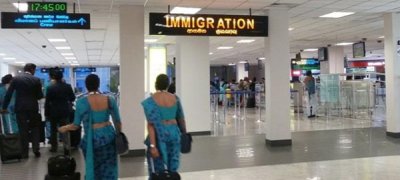 வெளிநாடு செல்ல முயன்ற தமிழ் பெண்கள் கட்டுநாயக்க விமான நிலையத்தில் கைது!