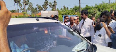 யாழில். கடற்படையினருக்கு காணி சுவீகரிக்க முயற்சி - மக்களின் எதிர்ப்பால் அளவீட்டு பணி நிறுத்தம்!