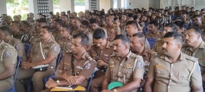 கிளிநொச்சியில் ஜனாதிபதித் தேர்தலுக்காக 400 பொலிஸார் பாதுகாப்பு கடமையில் நியமனம்