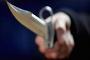 யாழில். மாமன் - மருமகனுக்கு இடையில் மோதல் - தடுக்க சென்ற மச்சான் கத்திக்குத்துக்கு இலக்காகி உயிரிழப்பு!