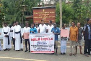 ஊர்காவற்துறையில் அமைந்துள்ள மதுபான சாலையை அகற்ற கோரி போராட்டம்!