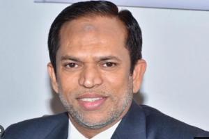 நாடாளுமன்ற உறுப்பினர் ஹிஸ்புல்லா கையூட்டல் மற்றும் ஊழல் விசாரணை ஆணைக்குழுவில் முன்னிலை