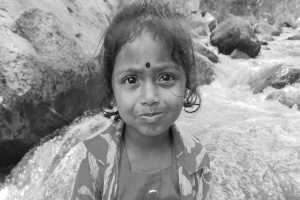 தண்ணீர் என நினைத்து இரசாயனத்தைக் குடித்த சிறுமி உயிரிழப்பு!