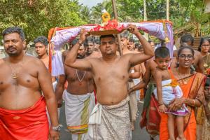பல நூறாண்டுகள் மாறாத மரபு : நல்லூரை வந்தடைந்தது கொடிச்சீலை.