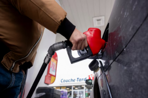 Federal government-ஆனது'Gas Tax Holiday' திட்டத்தை 2027-ஆம் ஆண்டின் தொடக்கம் வரை நீட்டிக்க உள்ளதாக தகவல்கள் வெளியாகியுள்ளன.