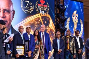 வைரமுத்து சொர்ணலிங்கத்திற்கு வாழ்நாள் சாதனையாளர் விருது !